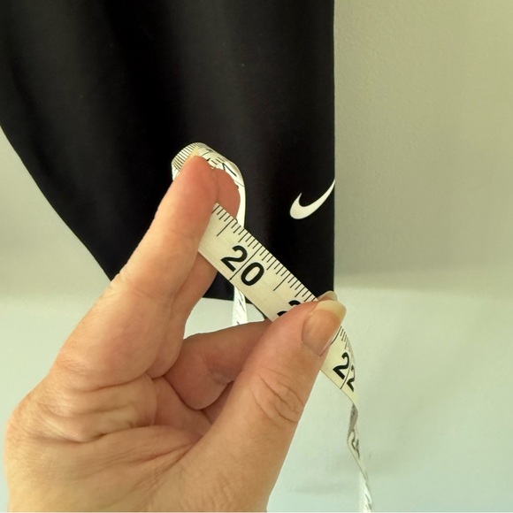 Nike Classic Black Leggings - Picture 4 of 5